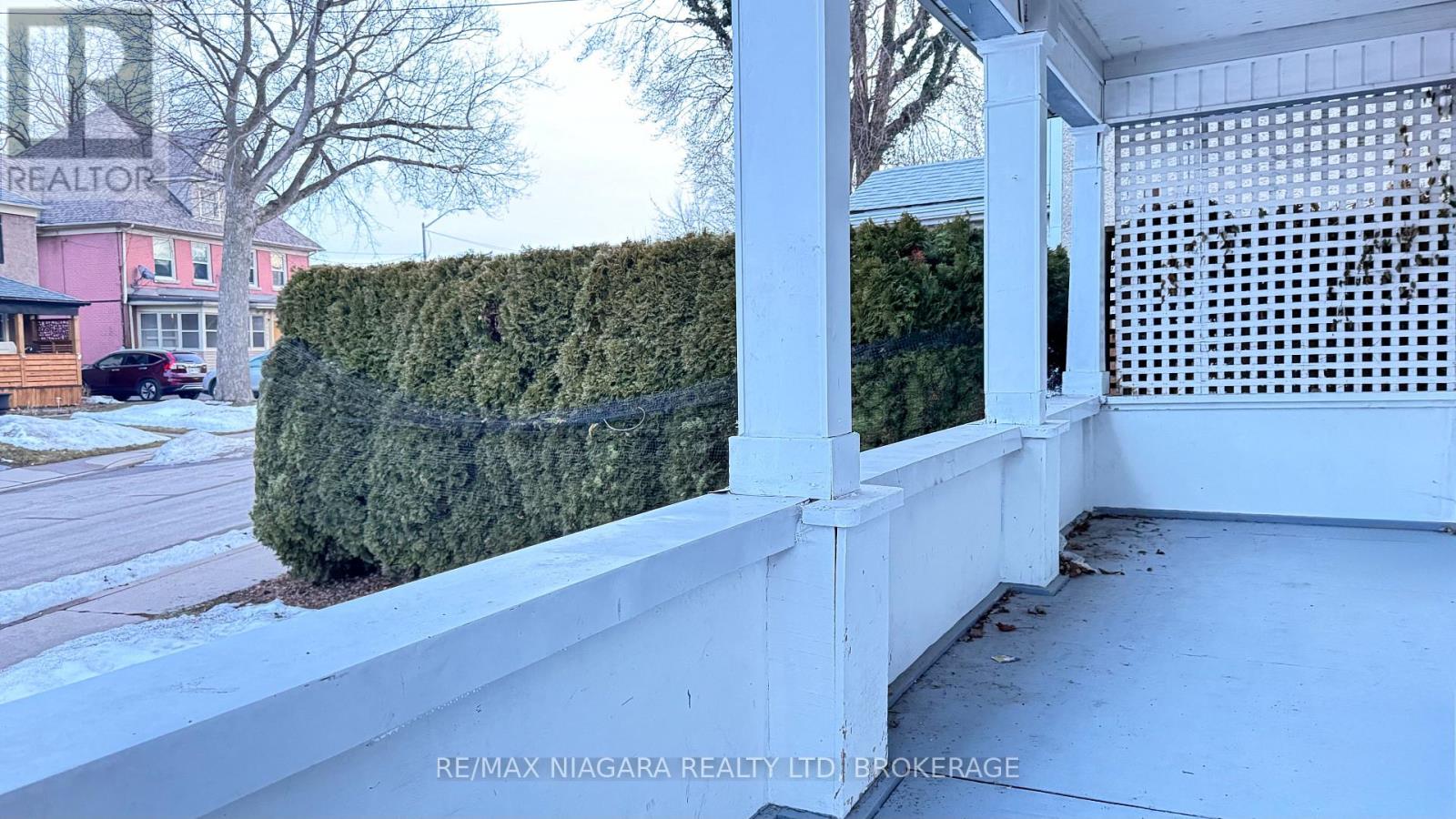 Upper - 5171 Mcglashan Crescent, Niagara Falls, Ontario  L2E 3X2 - Photo 4 - X12857468