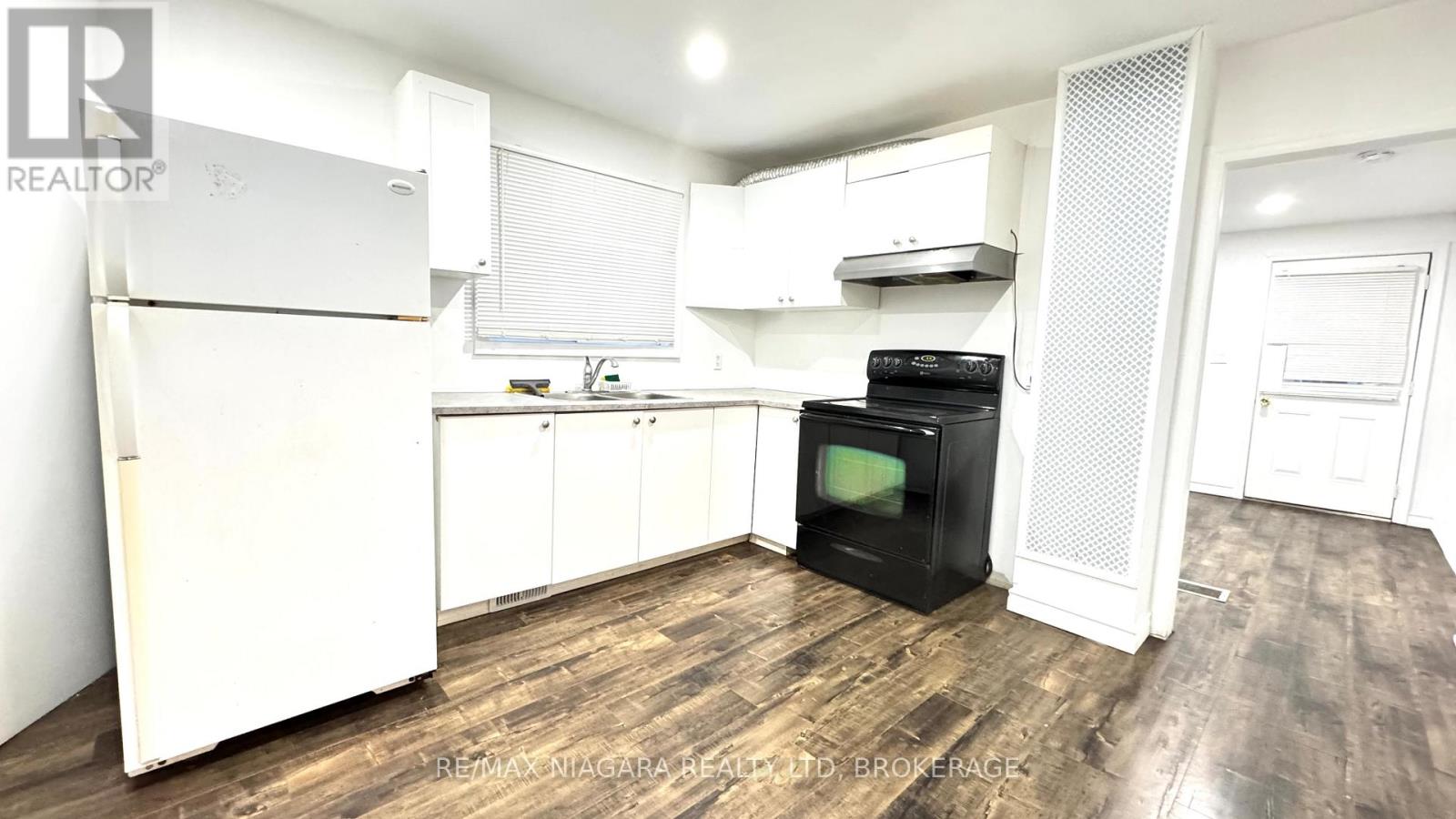 Upper - 5171 Mcglashan Crescent, Niagara Falls, Ontario  L2E 3X2 - Photo 5 - X12857468