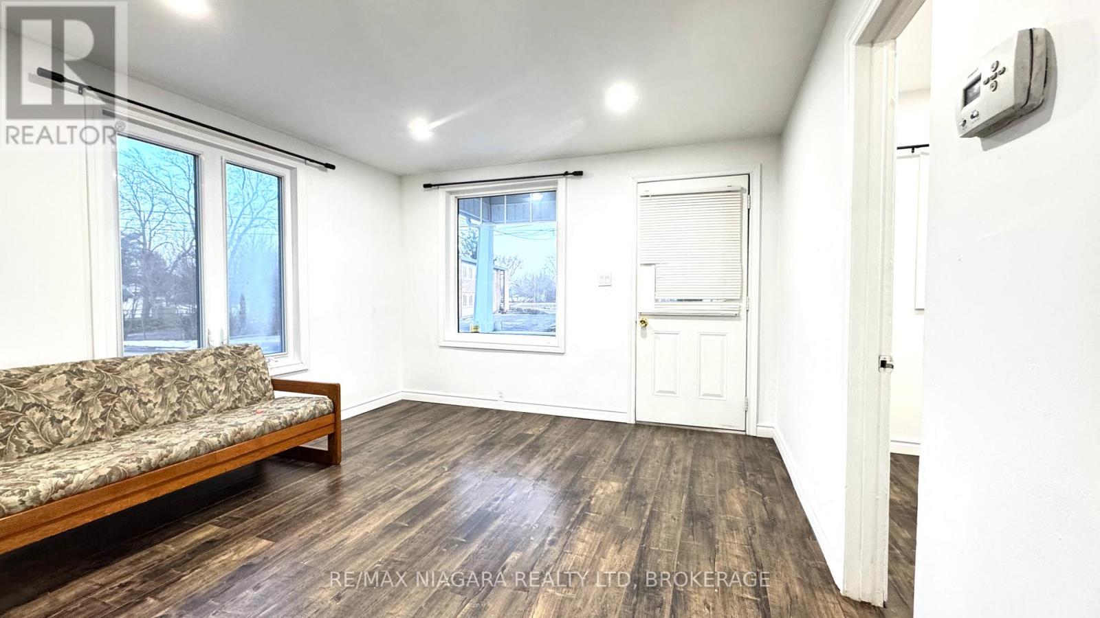 Upper - 5171 Mcglashan Crescent, Niagara Falls, Ontario  L2E 3X2 - Photo 7 - X12857468