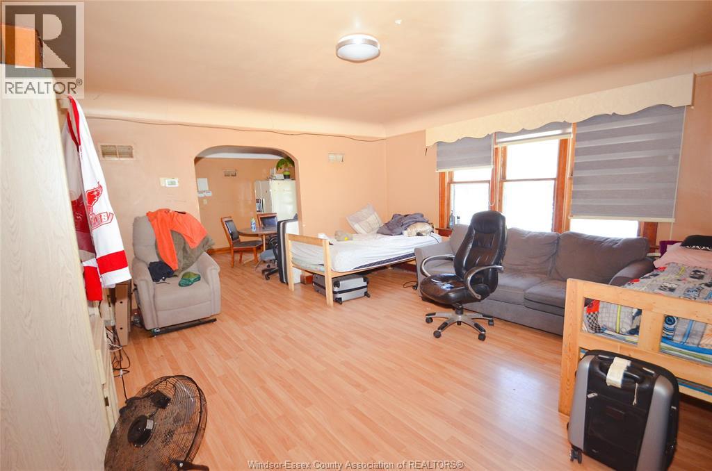 325 Talbot Street W, Leamington, Ontario  N8H 4H3 - Photo 3 - 26004754