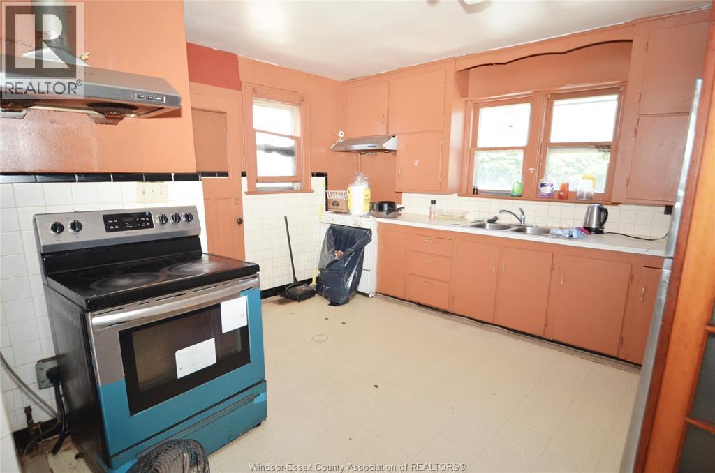 325 Talbot Street W, Leamington, Ontario  N8H 4H3 - Photo 4 - 26004754