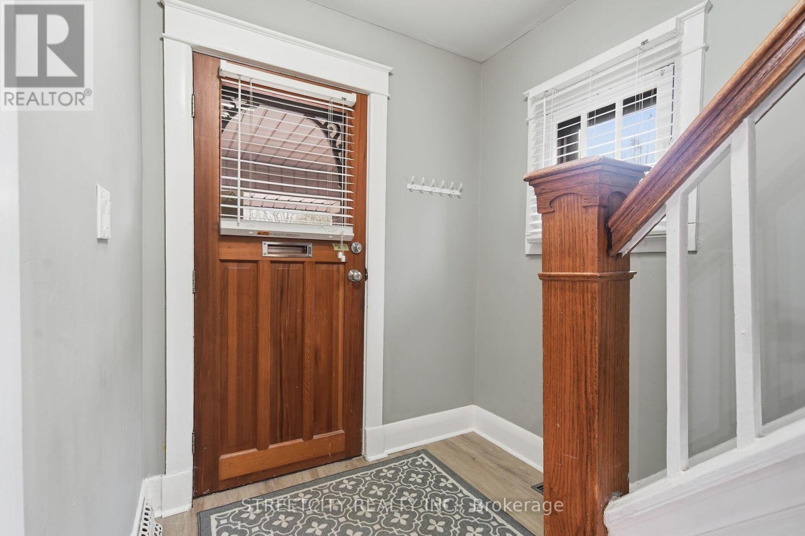 85 Springbank Drive, London South, Ontario  N6J 1E5 - Photo 5 - X12856980