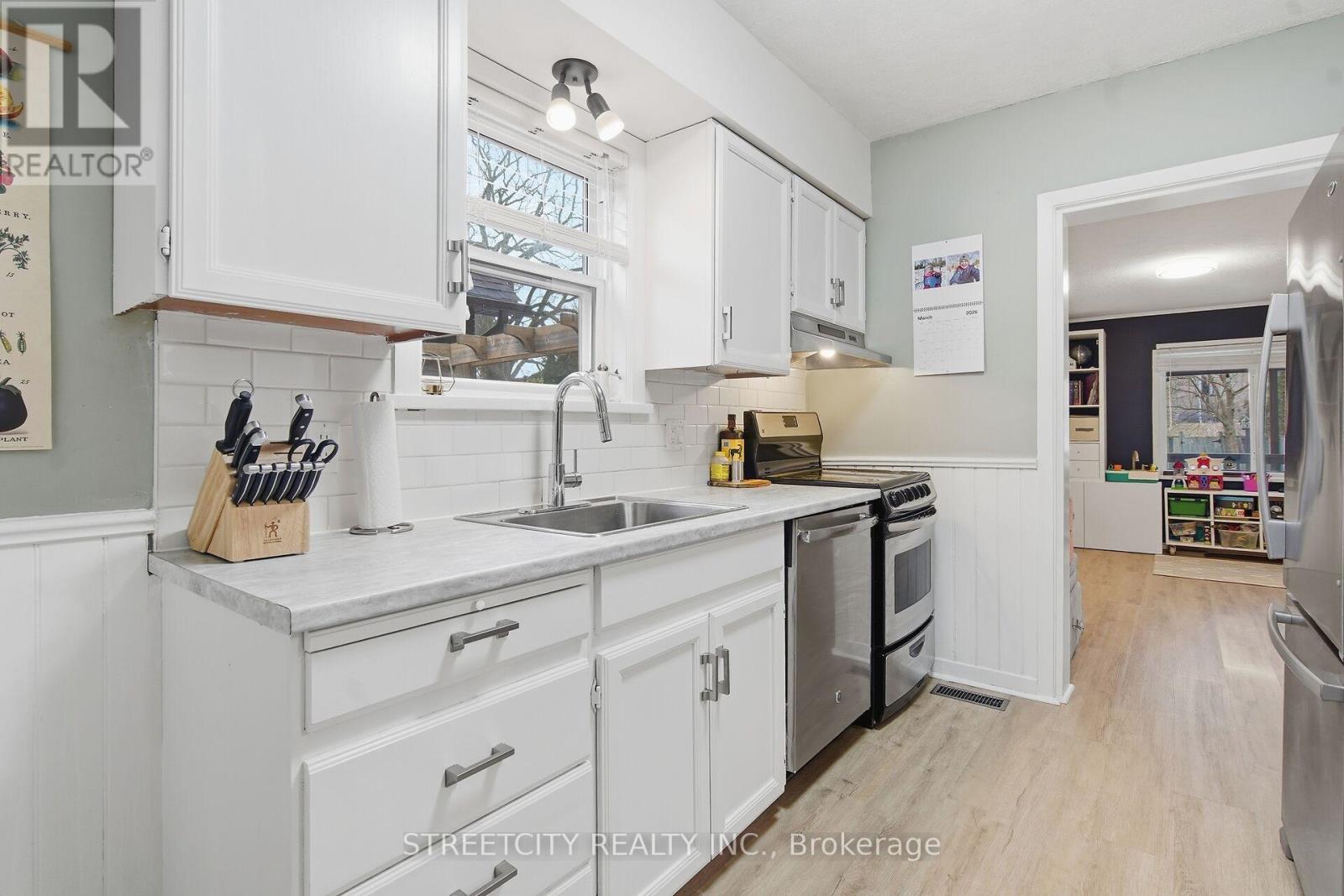 85 Springbank Drive, London South, Ontario  N6J 1E5 - Photo 7 - X12856980