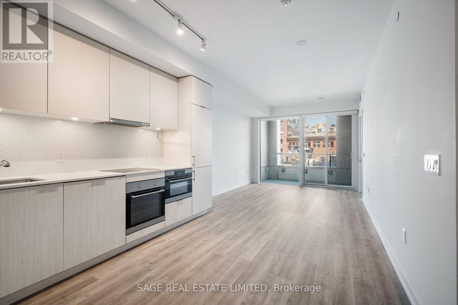 413 - 158 Front Street E, Toronto (Moss Park), Ontario  M5A 0K9 - Photo 2 - C12857460