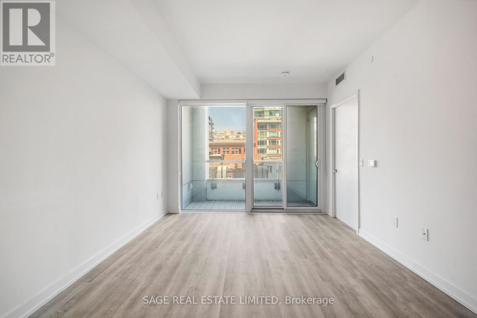 413 - 158 Front Street E, Toronto (Moss Park), Ontario  M5A 0K9 - Photo 3 - C12857460