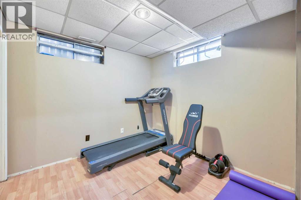 56 Woodglen Court Sw, Calgary, Alberta  T2W 4K3 - Photo 33 - A2286720