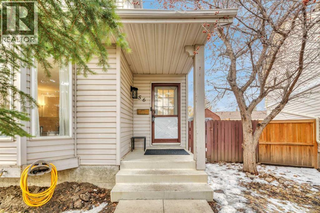 56 Woodglen Court Sw, Calgary, Alberta  T2W 4K3 - Photo 4 - A2286720