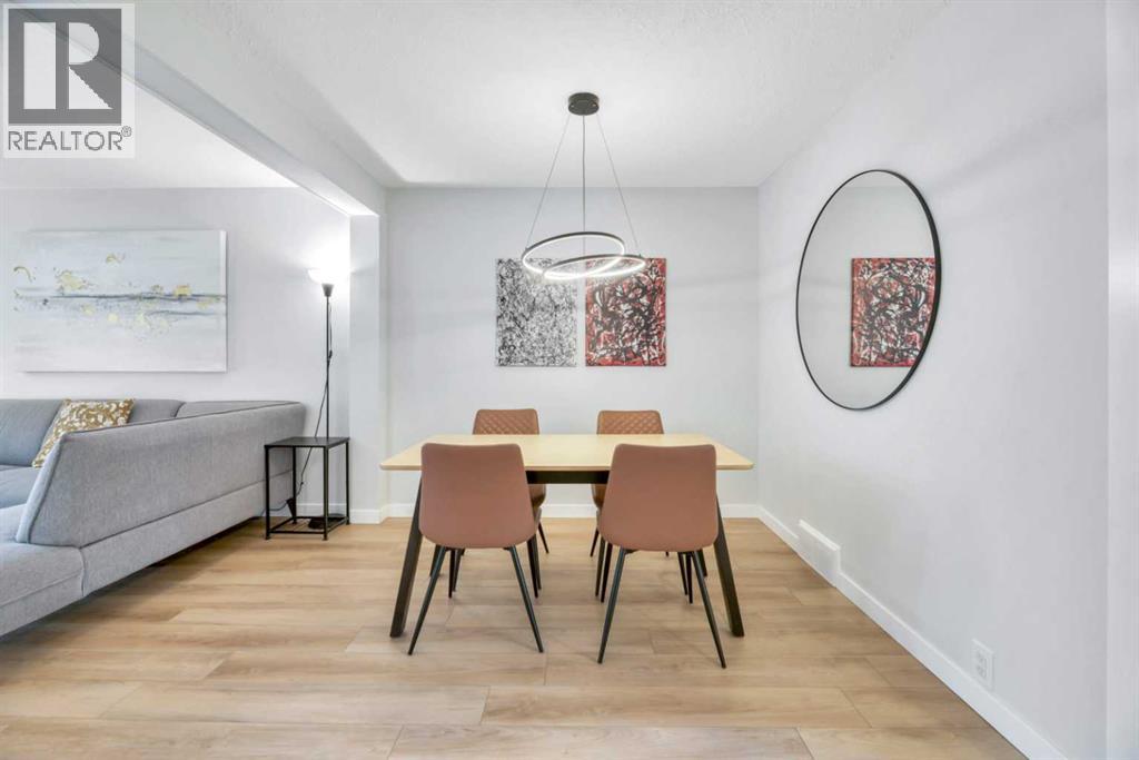 56 Woodglen Court Sw, Calgary, Alberta  T2W 4K3 - Photo 12 - A2286720