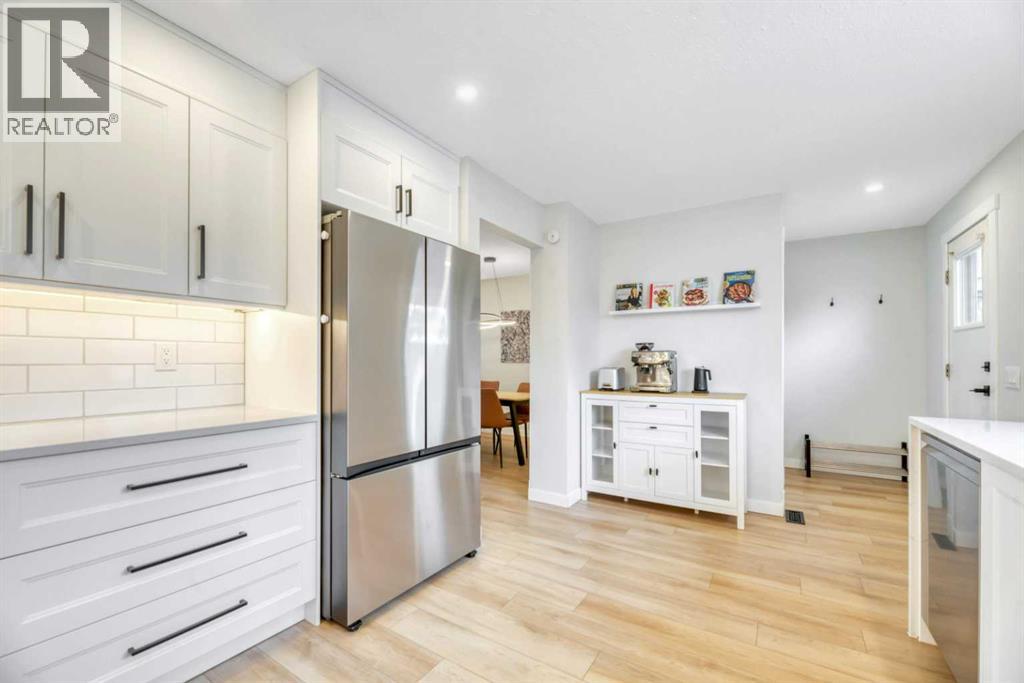 56 Woodglen Court Sw, Calgary, Alberta  T2W 4K3 - Photo 16 - A2286720