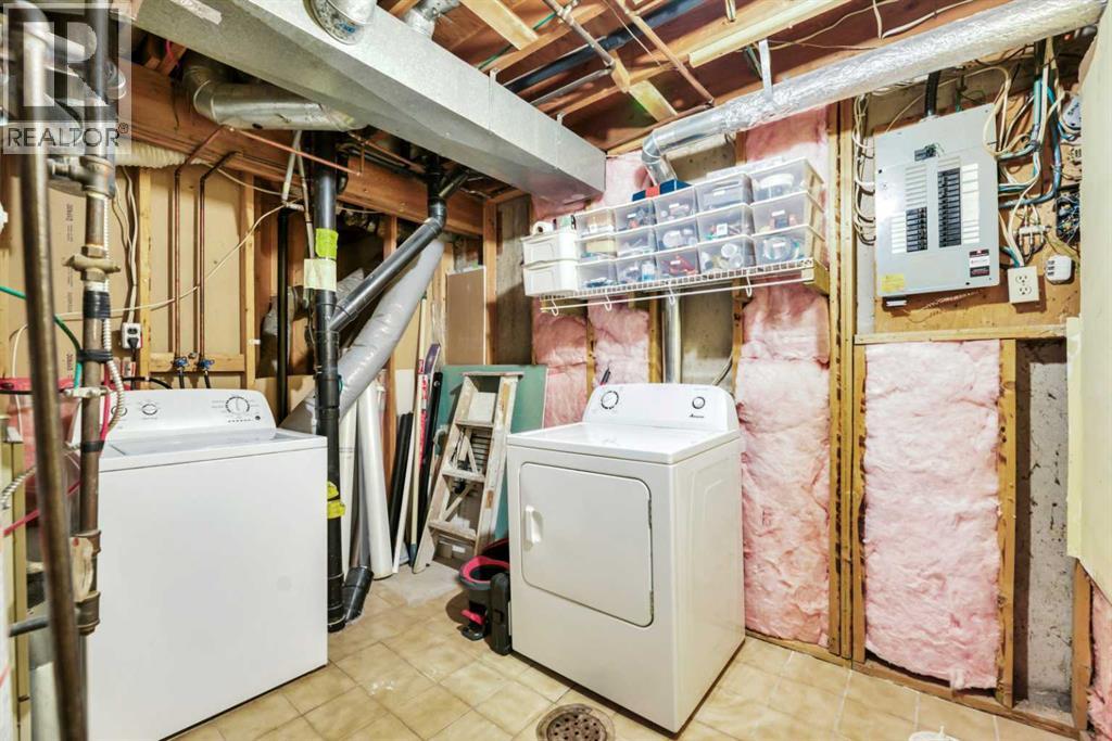 56 Woodglen Court Sw, Calgary, Alberta  T2W 4K3 - Photo 34 - A2286720