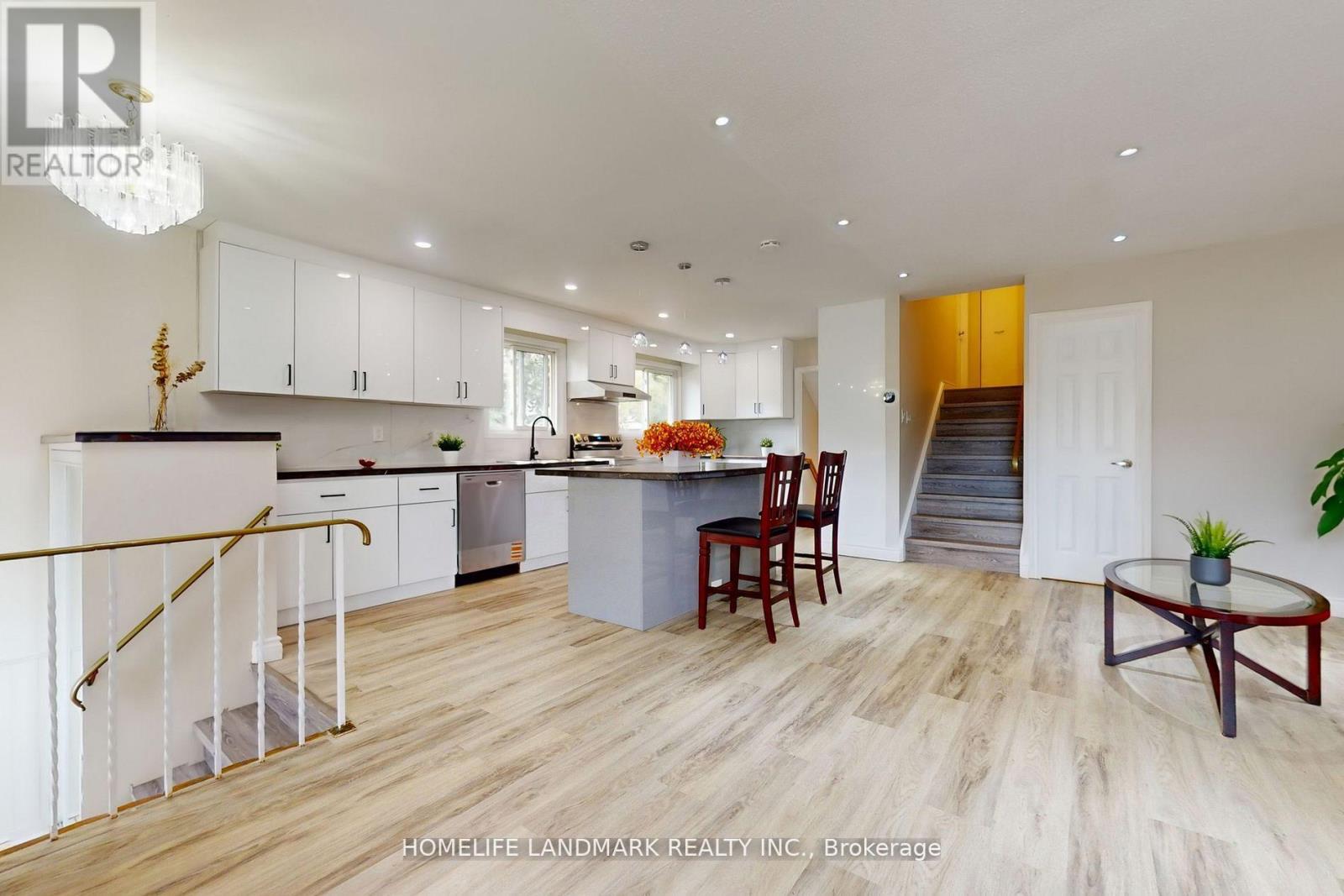 2203 Council Ring Road, Mississauga, Ontario  L5L 1B6 - Photo 4 - W12857470