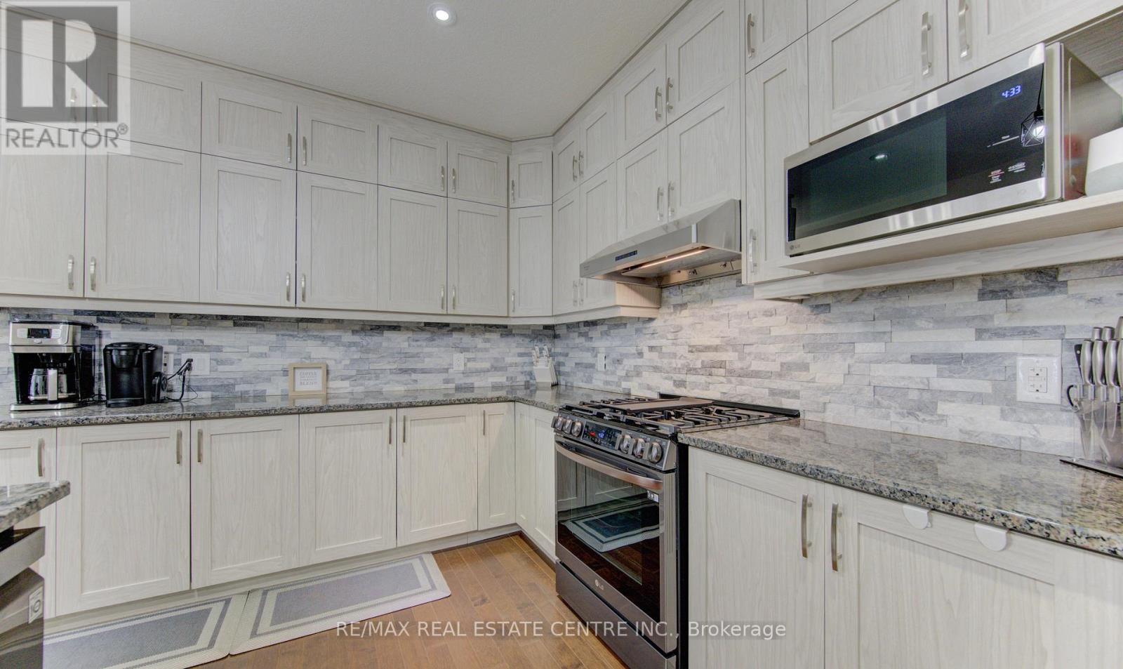 285 Sedgewood Street, Kitchener, Ontario  N2P 0G6 - Photo 12 - X12857452