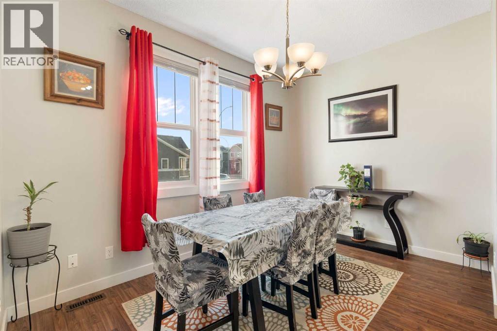 286 Fireside Place, Cochrane, Alberta  T4C 0R5 - Photo 4 - A2285845