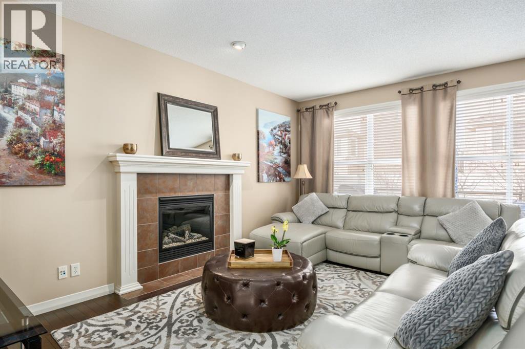 596 Everbrook Way Sw, Calgary, Alberta  T2Y 0E7 - Photo 4 - A2291228