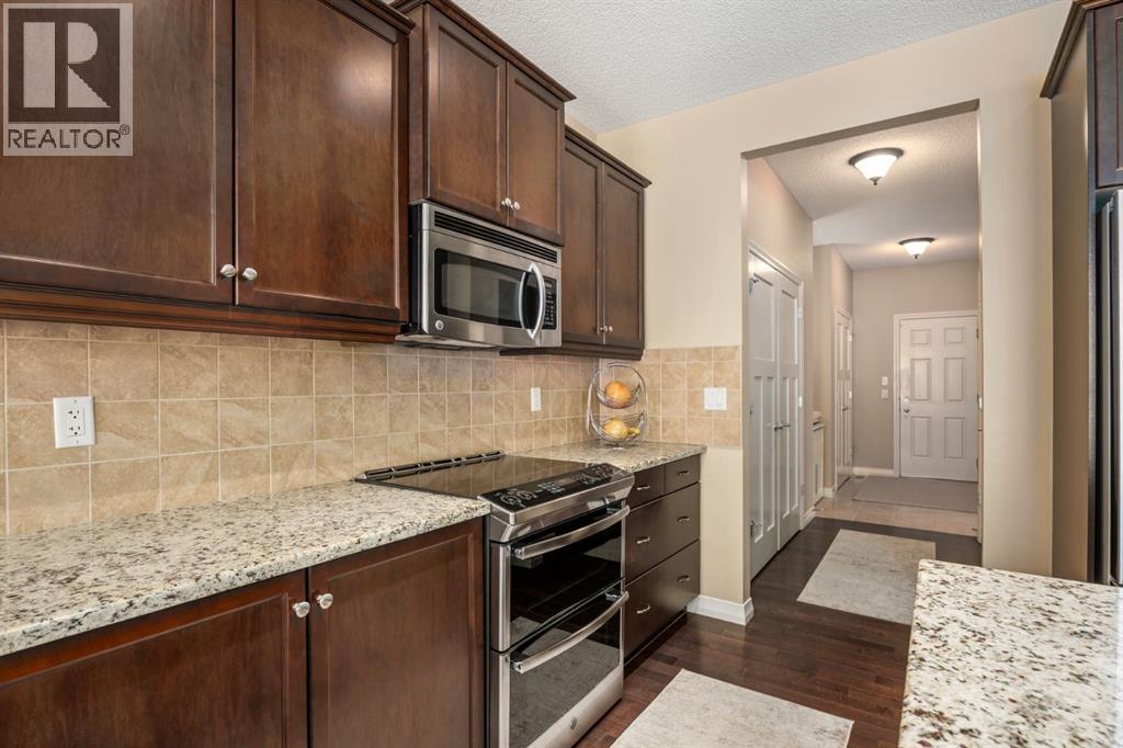 596 Everbrook Way Sw, Calgary, Alberta  T2Y 0E7 - Photo 10 - A2291228