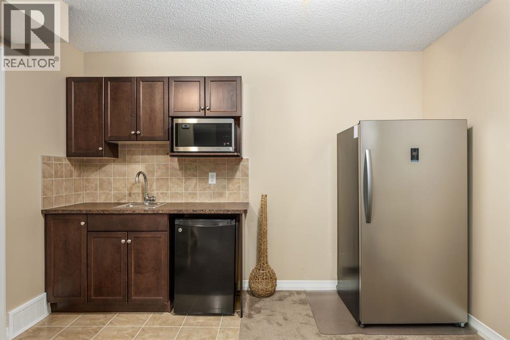 596 Everbrook Way Sw, Calgary, Alberta  T2Y 0E7 - Photo 36 - A2291228