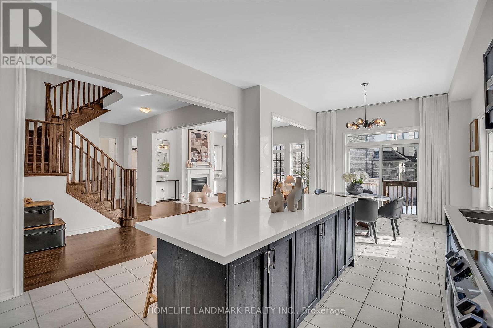 329 Danny Wheeler Boulevard, Georgina, Ontario  L4P 0K1 - Photo 8 - N12857488