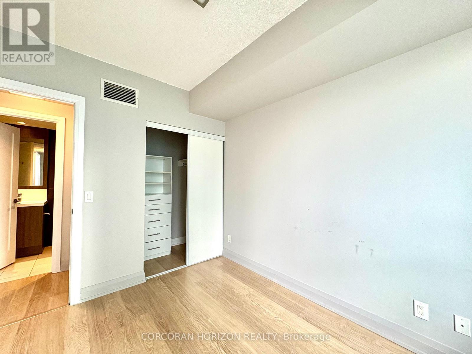 1611 - 2 Anndale Drive, Toronto, Ontario  M2N 0G5 - Photo 6 - C12853648