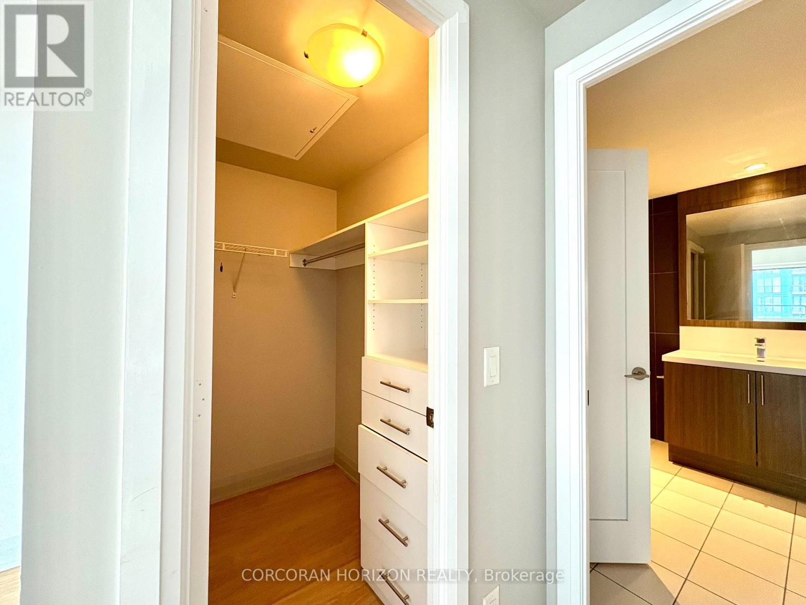 1611 - 2 Anndale Drive, Toronto, Ontario  M2N 0G5 - Photo 9 - C12853648