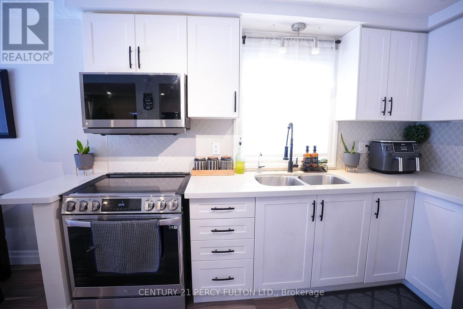 333 Rosette Drive, Waterloo, Ontario  N2K 3W7 - Photo 10 - X12857472