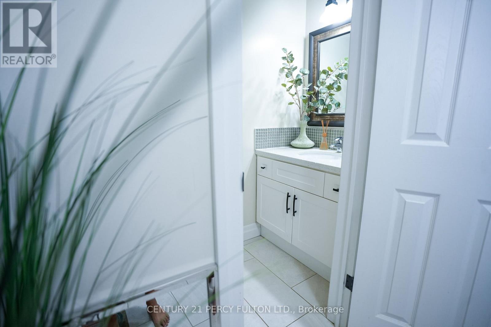 333 Rosette Drive, Waterloo, Ontario  N2K 3W7 - Photo 26 - X12857472