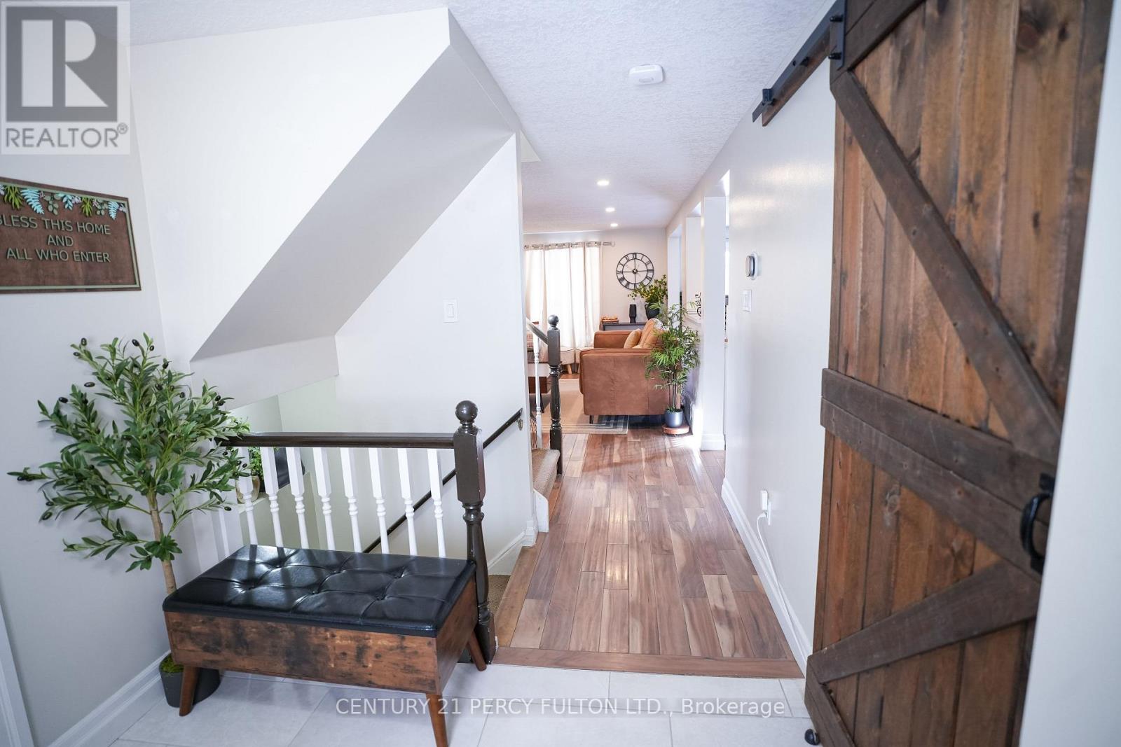 333 Rosette Drive, Waterloo, Ontario  N2K 3W7 - Photo 3 - X12857472