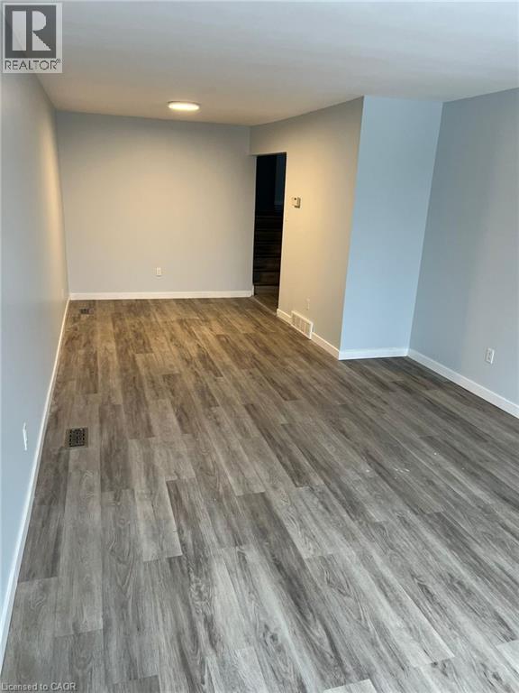 310 Magnolia Drive, Hamilton, Ontario  L9C 6P9 - Photo 3 - 40804454