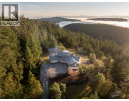 10339 SUNSHINE COAST HIGHWAY, Halfmoon Bay, British Columbia