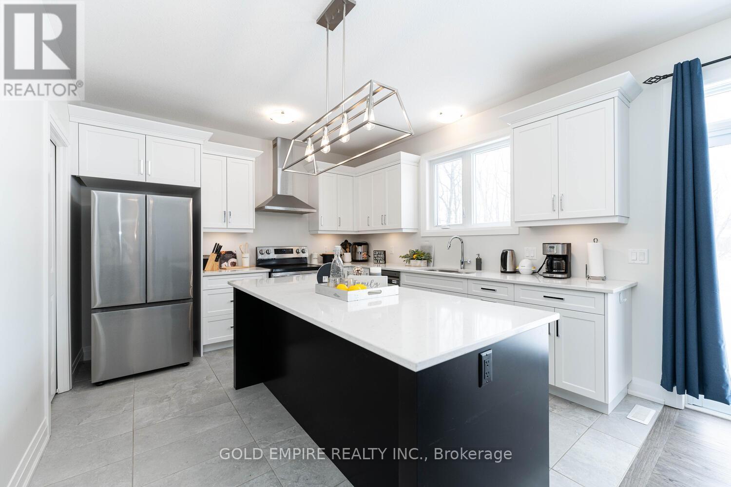 2177 Lockwood Crescent, Strathroy-Caradoc, Ontario  N0L 1W0 - Photo 13 - X12857502