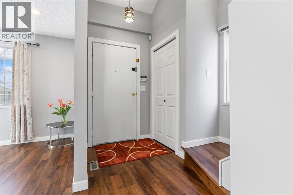 392 Templeside Circle Ne, Calgary, Alberta  T1Y 4K9 - Photo 2 - A2288989