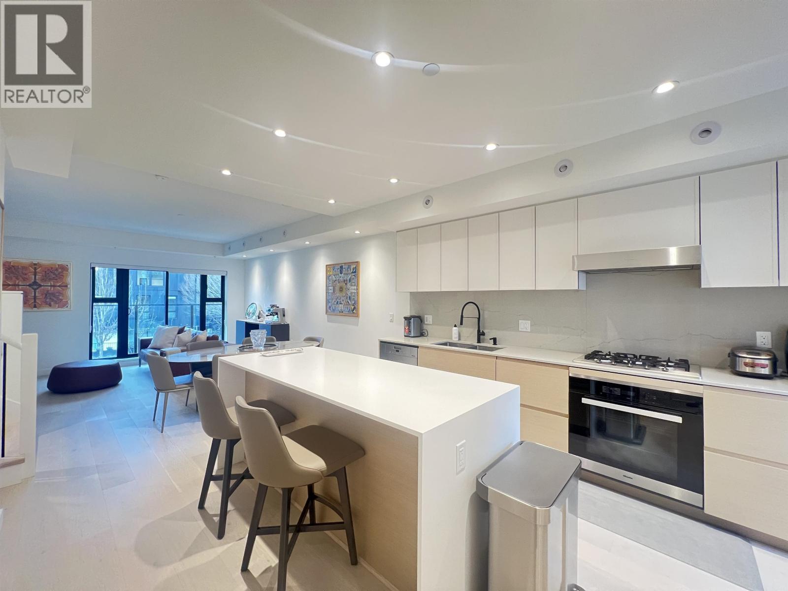 Listing Picture 15 of 40 : 34 530 W 28TH AVENUE, Vancouver / 溫哥華 - 魯藝地產 Yvonne Lu Group - MLS Medallion Club Member