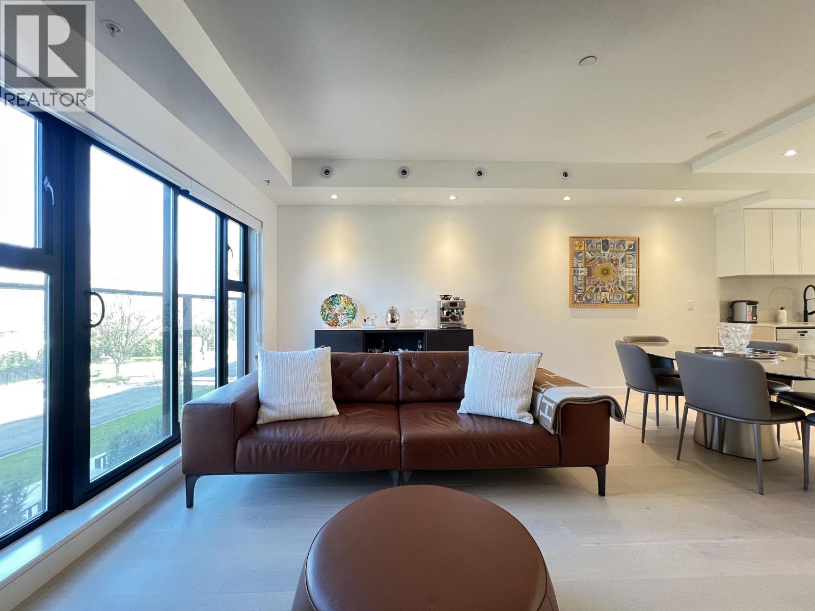 Listing Picture 4 of 40 : 34 530 W 28TH AVENUE, Vancouver / 溫哥華 - 魯藝地產 Yvonne Lu Group - MLS Medallion Club Member