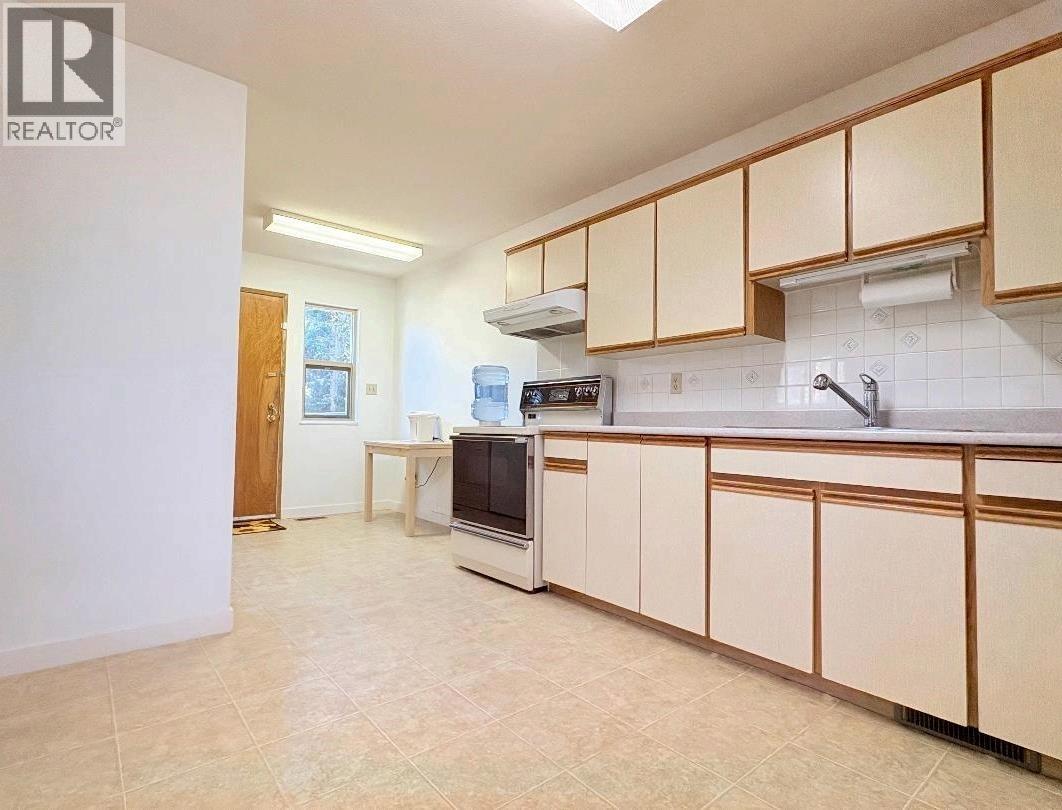 2038 Napier Street, Vancouver, British Columbia  V5L 5B7 - Photo 8 - R3097118