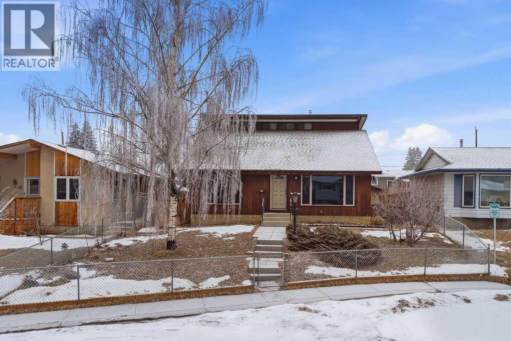 64 Doverview Place Se, Calgary, Alberta  T2B 1Z5 - Photo 2 - A2291081