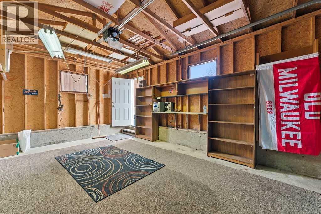 64 Doverview Place Se, Calgary, Alberta  T2B 1Z5 - Photo 33 - A2291081