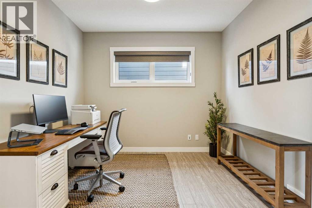 17 Cranbrook Circle Se, Calgary, Alberta  T3M 2J5 - Photo 5 - A2288102