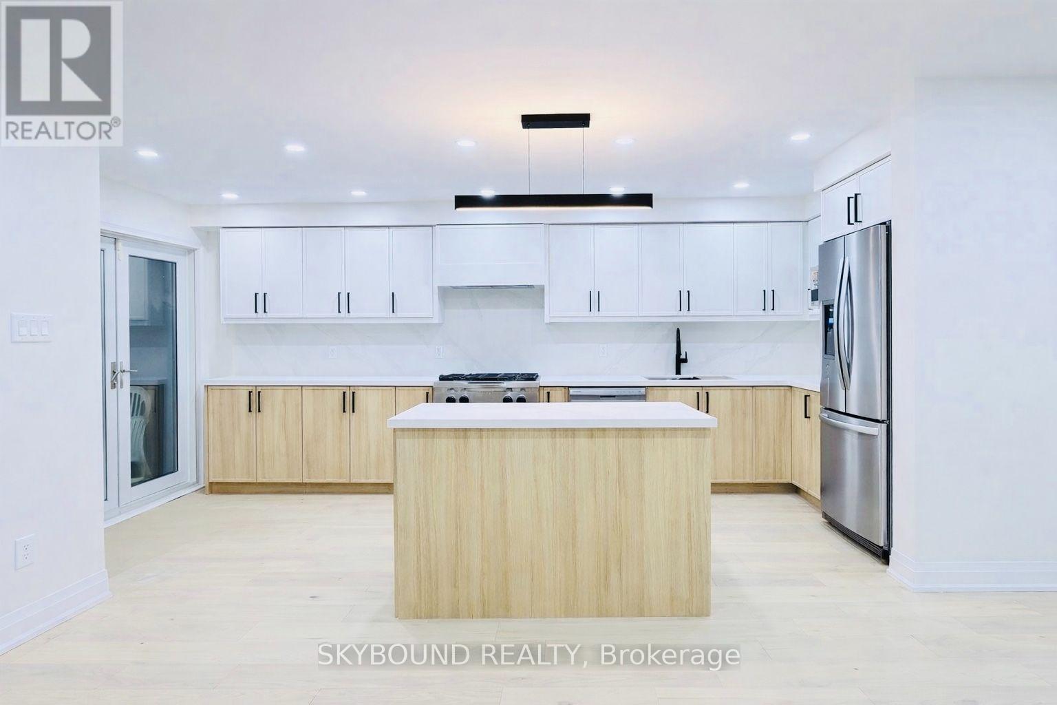 5467 Bullrush Drive, Mississauga (East Credit), Ontario  L5V 1Z1 - Photo 2 - W12856778