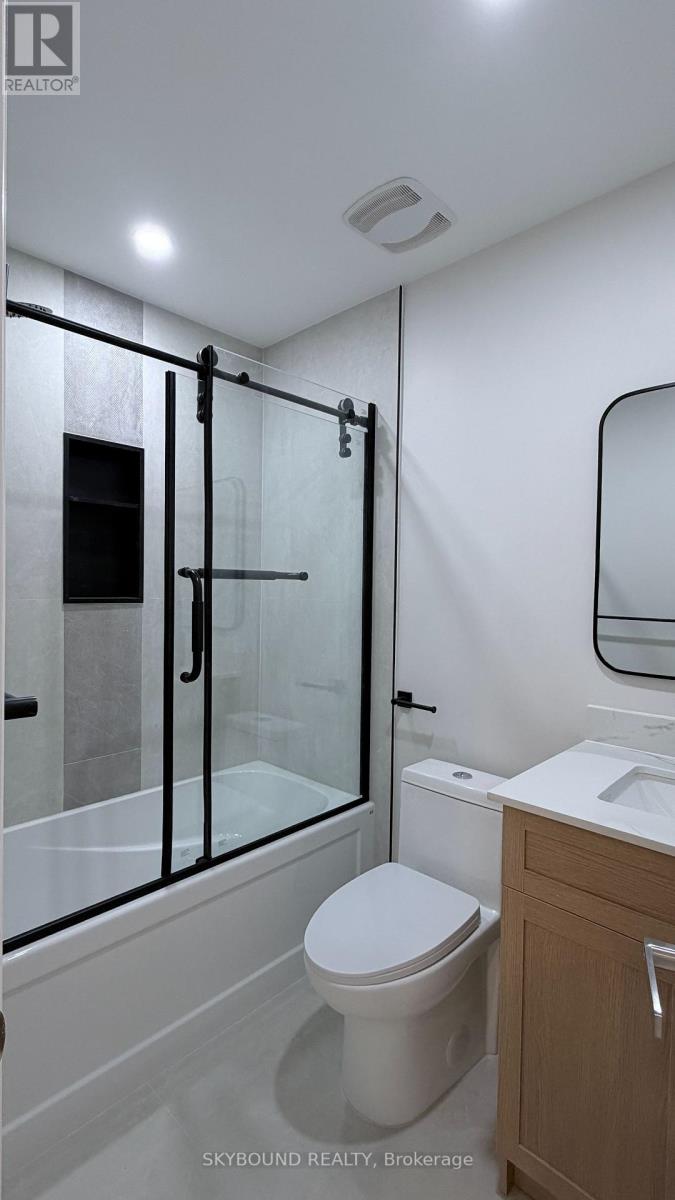 5467 Bullrush Drive, Mississauga (East Credit), Ontario  L5V 1Z1 - Photo 9 - W12856778