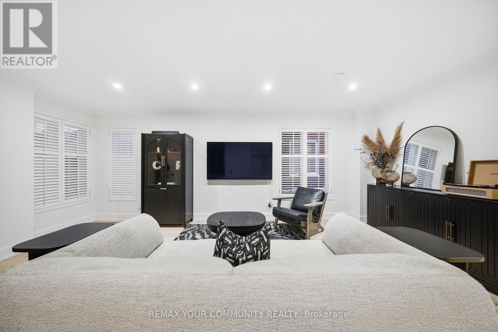 34 Kalmar Crescent, Richmond Hill, Ontario  L4E 3Z3 - Photo 13 - N12790358