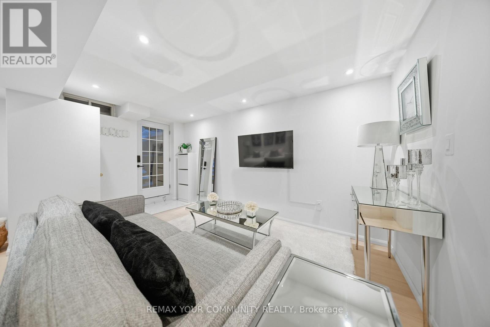 34 Kalmar Crescent, Richmond Hill, Ontario  L4E 3Z3 - Photo 25 - N12790358