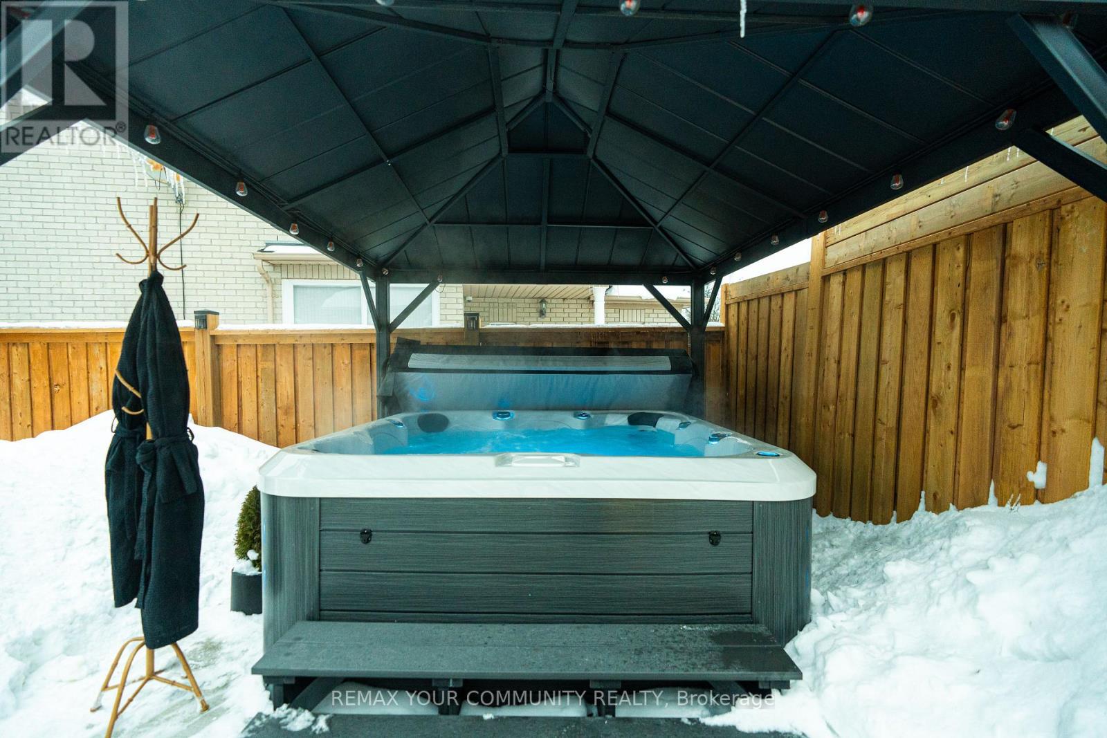 34 Kalmar Crescent, Richmond Hill, Ontario  L4E 3Z3 - Photo 33 - N12790358