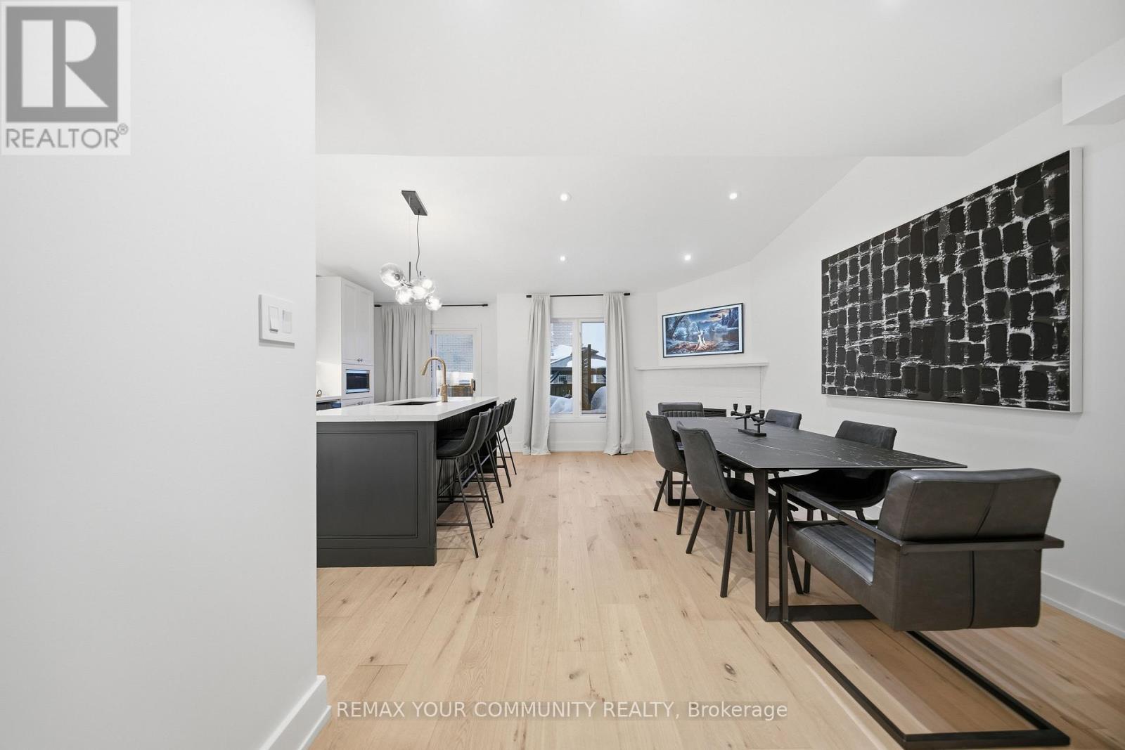 34 Kalmar Crescent, Richmond Hill, Ontario  L4E 3Z3 - Photo 8 - N12790358