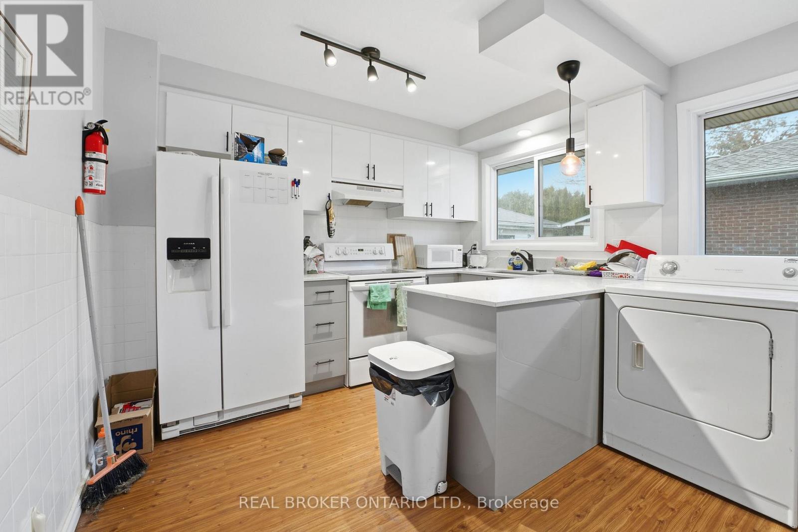 31 Oakwood Ave Avenue, Norfolk, Ontario  N3Y 1H5 - Photo 20 - X12721716