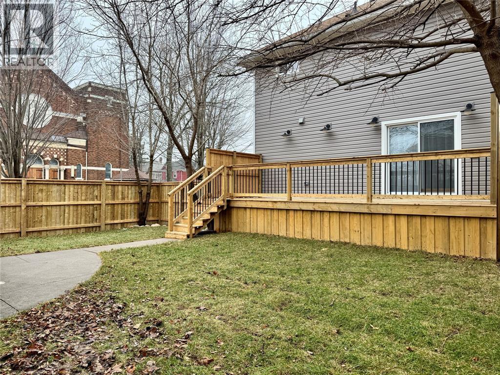 401 Devine Street, Sarnia, Ontario  N7T 1V6 - Photo 8 - 26004710