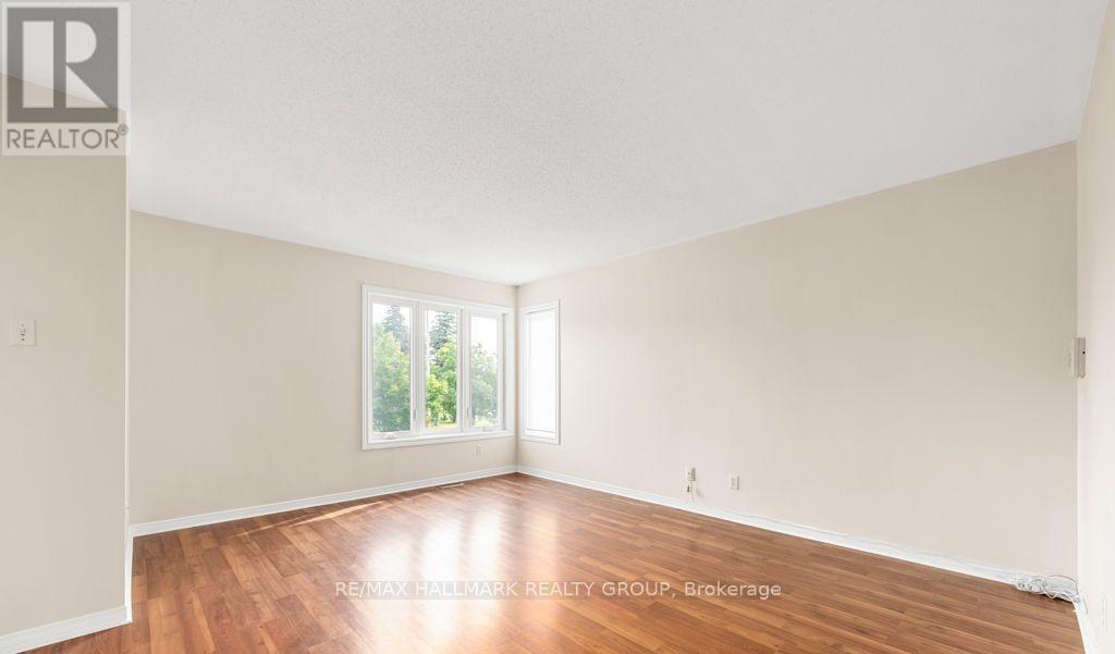 6059 Pineglade Crescent, Ottawa, Ontario  K1W 1H1 - Photo 14 - X12857518