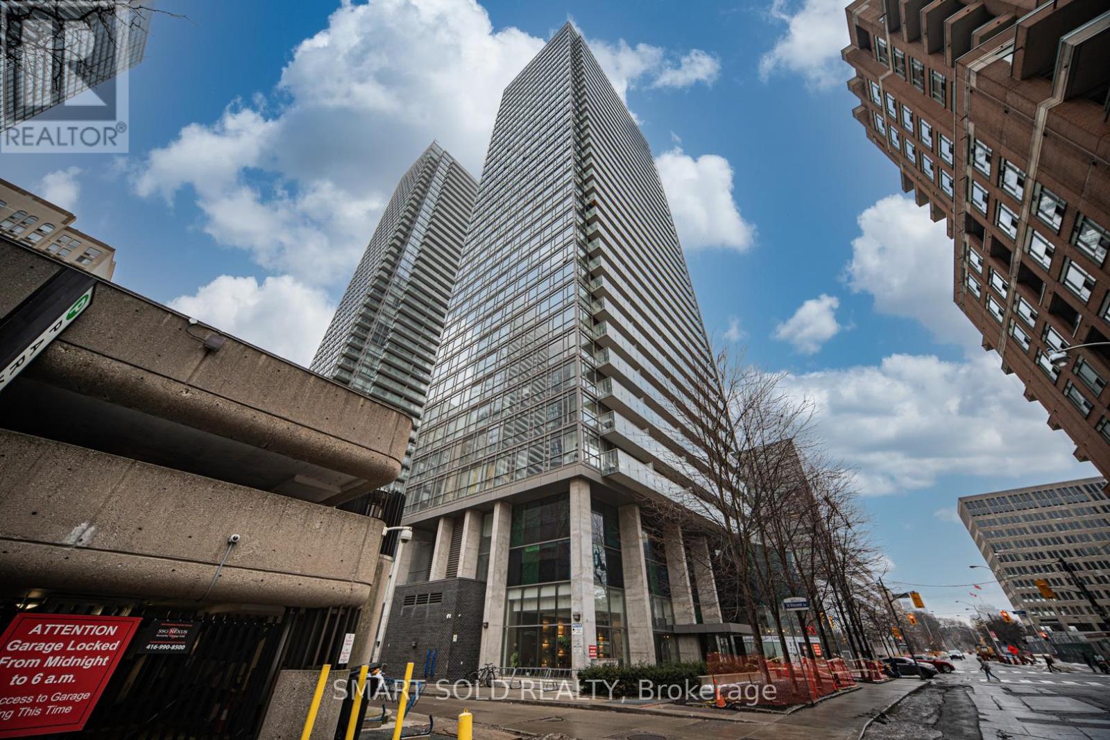 302 - 37 GROSVENOR STREET, Toronto, Ontario