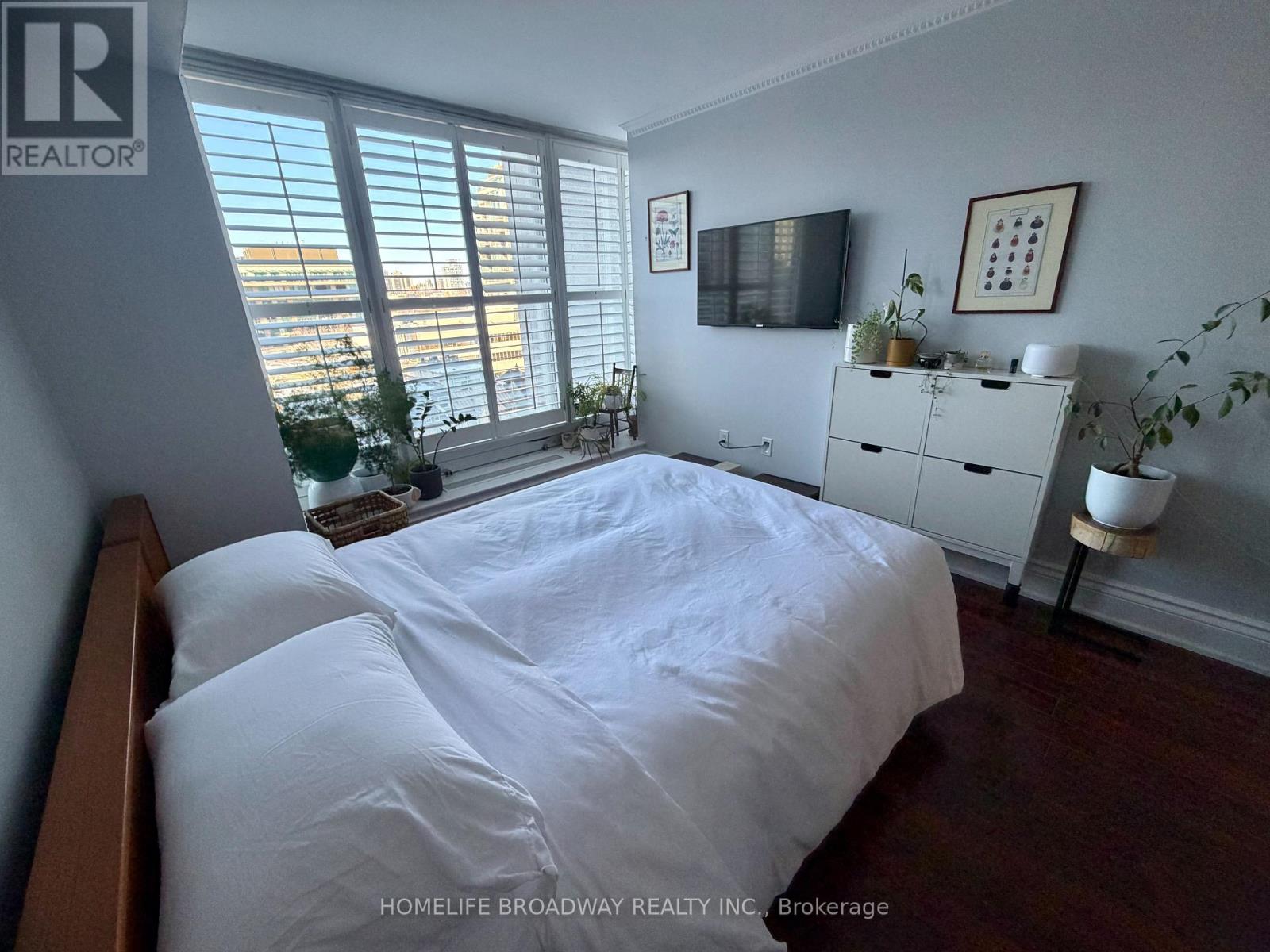 601 - 110 Bloor Street W, Toronto, Ontario  M5S 2W7 - Photo 25 - C12857548