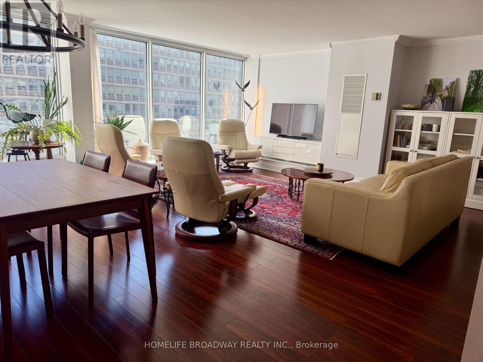 601 - 110 Bloor Street W, Toronto, Ontario  M5S 2W7 - Photo 3 - C12857548