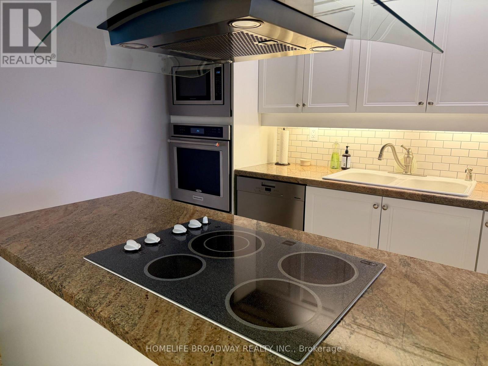 601 - 110 Bloor Street W, Toronto, Ontario  M5S 2W7 - Photo 6 - C12857548