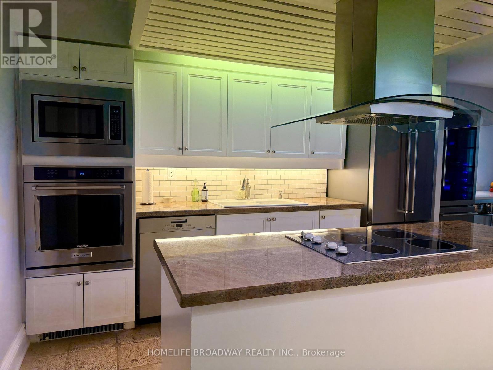 601 - 110 Bloor Street W, Toronto, Ontario  M5S 2W7 - Photo 7 - C12857548